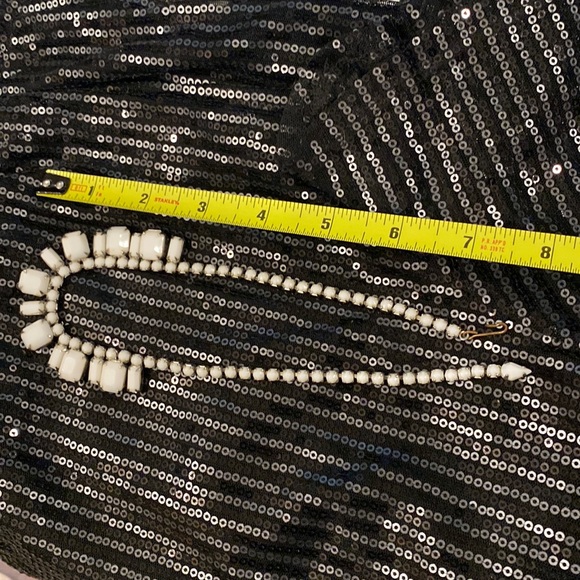 WEISS - vintage 50’s signed necklace w white milk glass rhinestones & hook clasp - Picture 11 of 16